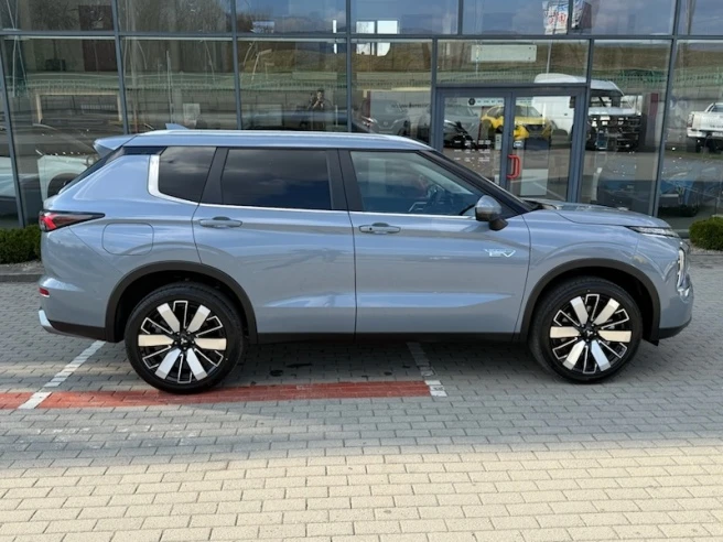 Outlander PHEV - Zdjęcie 3